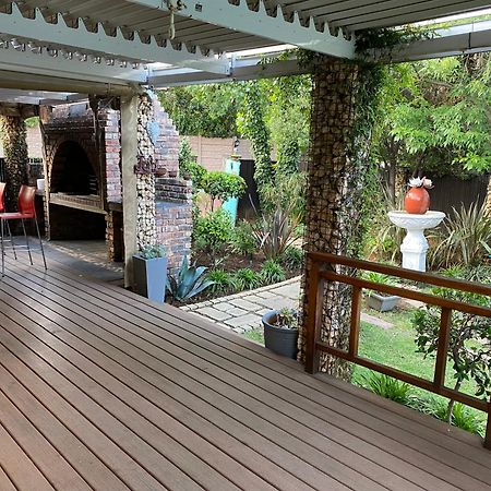 Cottonwood Guesthouse Oasis Bloemfontein Esterno foto