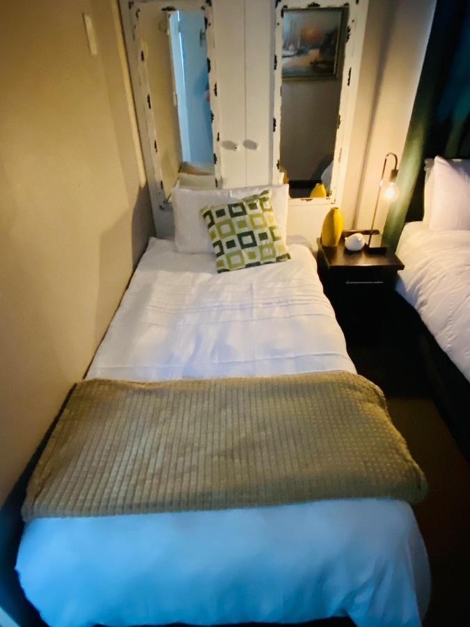 Cottonwood Guesthouse Oasis Bloemfontein Esterno foto