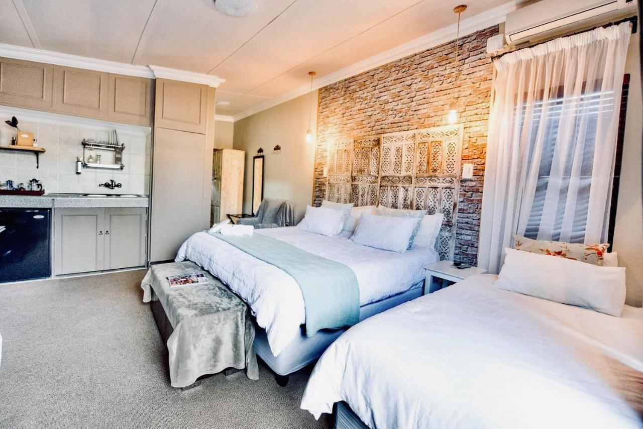 Cottonwood Guesthouse Oasis Bloemfontein Esterno foto