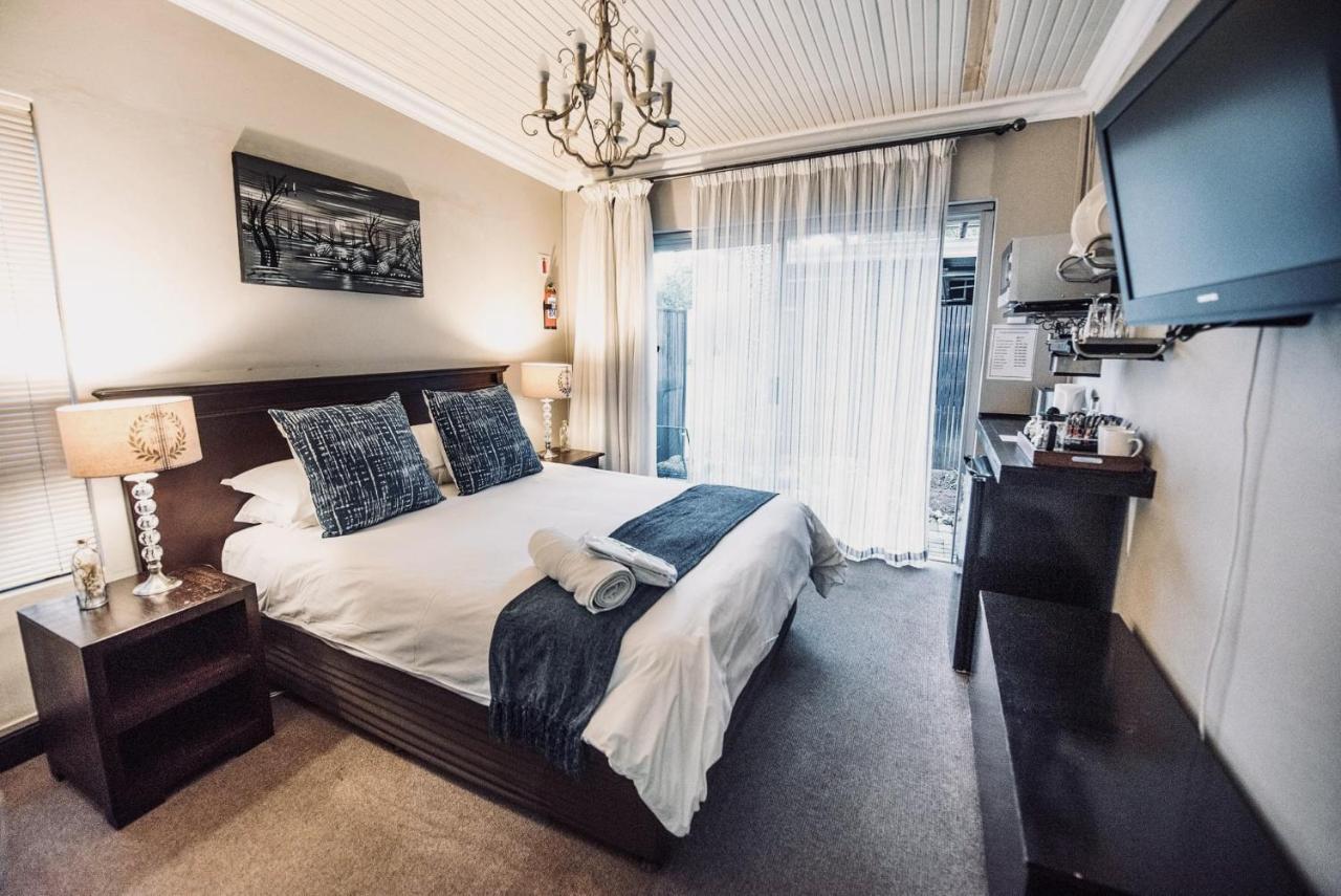 Cottonwood Guesthouse Oasis Bloemfontein Esterno foto
