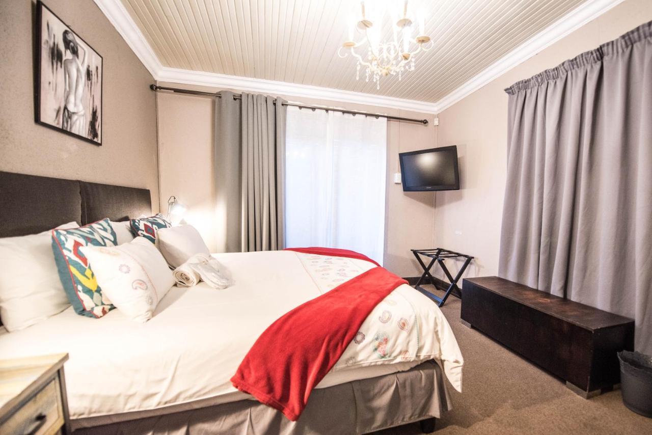 Cottonwood Guesthouse Oasis Bloemfontein Esterno foto