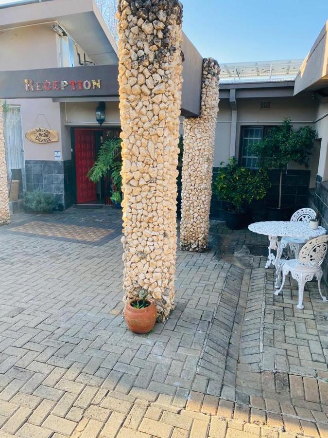 Cottonwood Guesthouse Oasis Bloemfontein Esterno foto