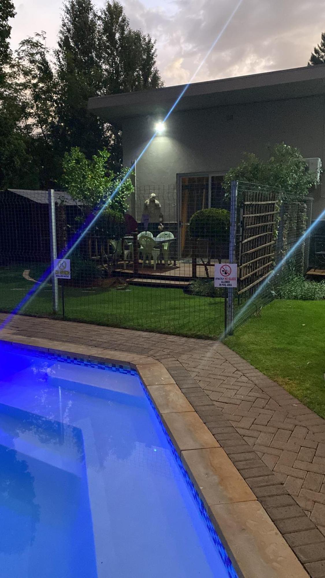 Cottonwood Guesthouse Oasis Bloemfontein Esterno foto