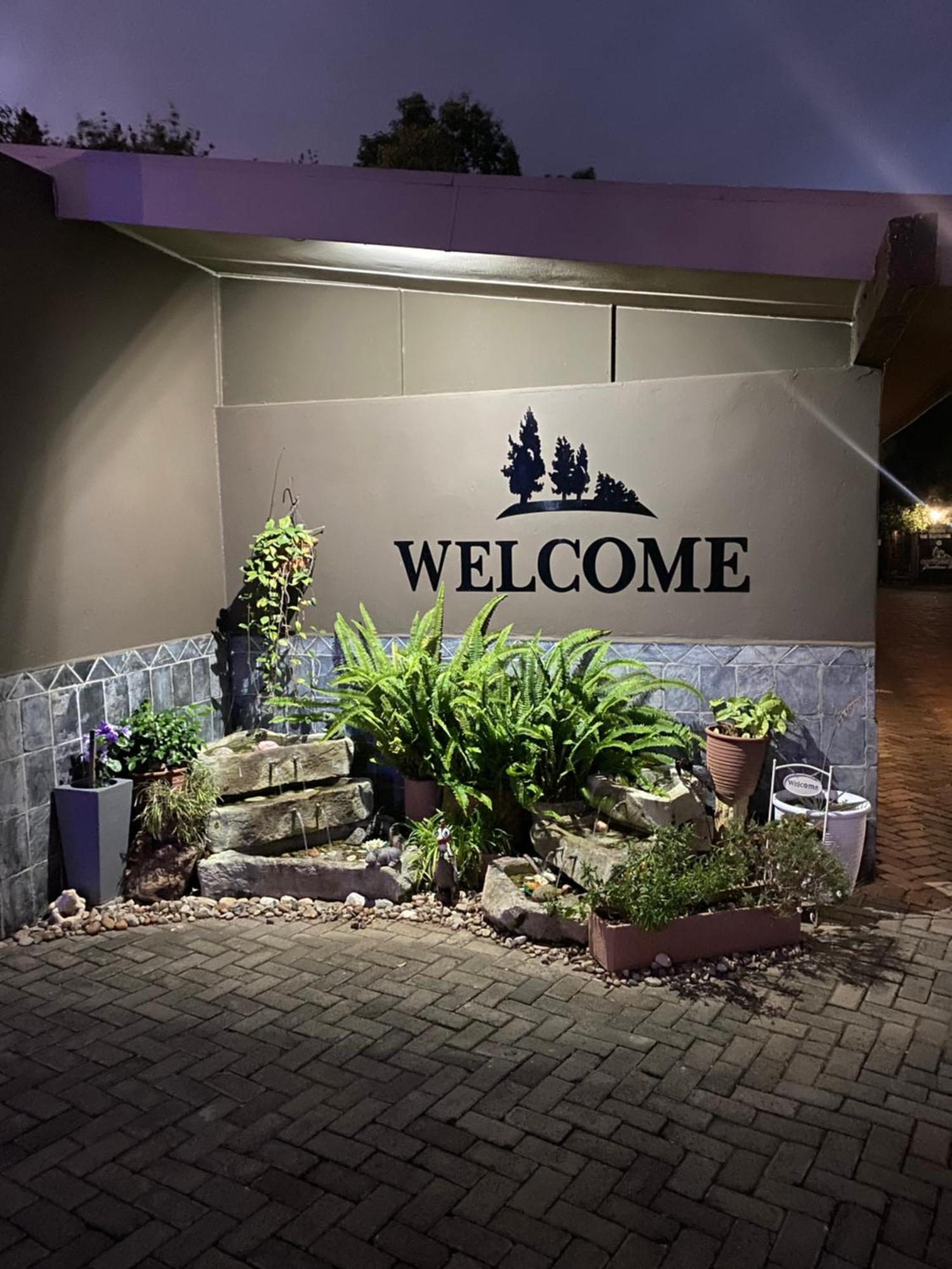 Cottonwood Guesthouse Oasis Bloemfontein Esterno foto
